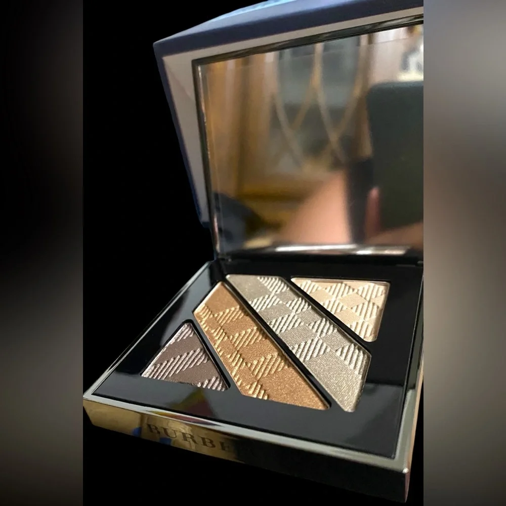 Burberry Black and Gold Eye Palette NEW IN BOX - Picture 8 of 9